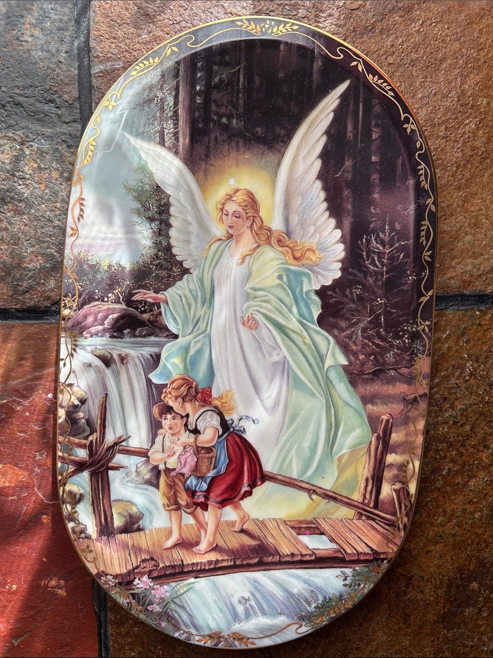 Behuteter Haines Guardian Angel Wall Plaque in Pastel Green and White 1995